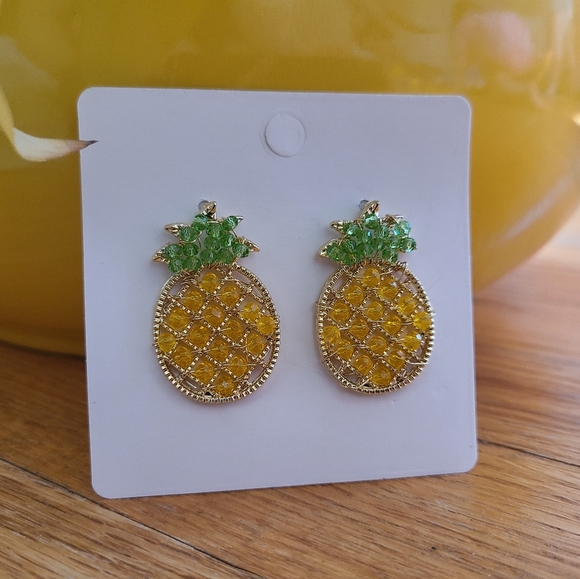 🍍 Pineapple Crystal Earrings Brand New - Picture 3 of 9